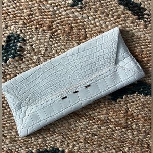 VBH. White patent leather clutch. Croc pattern.